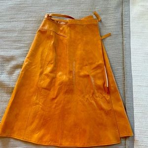 Incredible vintage leather skirt! So 70’s bohemian.